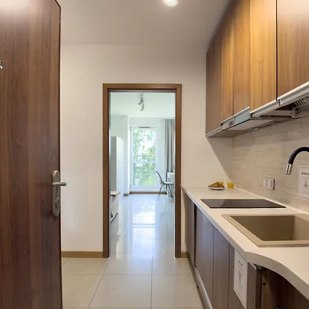 Quiet 2br | Metro Wilanowska